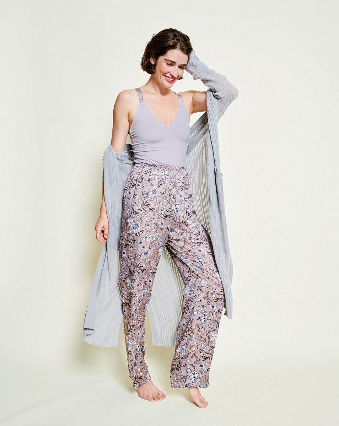 Burda Schnittmuster 5591 – Damen Jogginghose, Pyjamahose & Shorts