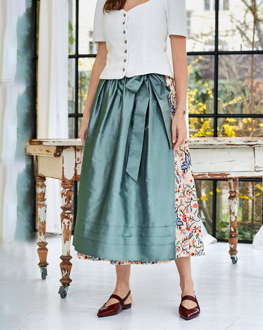 Burda Schnittmuster 5625 – Damen Dirndl-Set mit Mieder, Blusen, Midi-Rock & Schürze