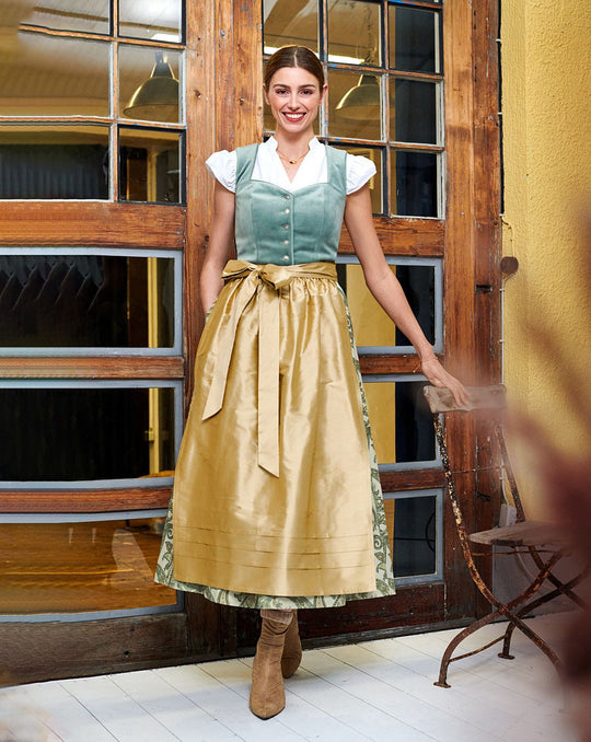 Burda Schnittmuster 5625 – Damen Dirndl-Set mit Mieder, Blusen, Midi-Rock & Schürze