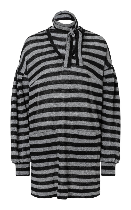 Burda Schnittmuster 5627 – Damen Longpullover, Strickkleid & Sweatkleid