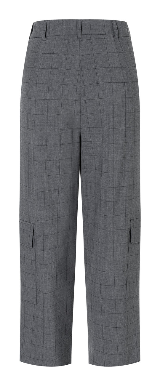 Burda Sewing Pattern 5699 – Women's Trousers with Pockets (2 easy variations)