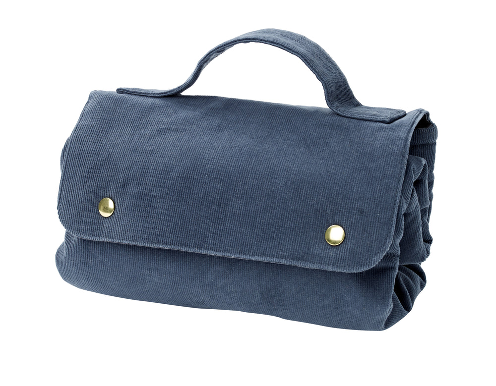 Burda Schnittmuster 5702 Vielfältiges Set für Hunde: Tuch, faltbare Decke und Mantel