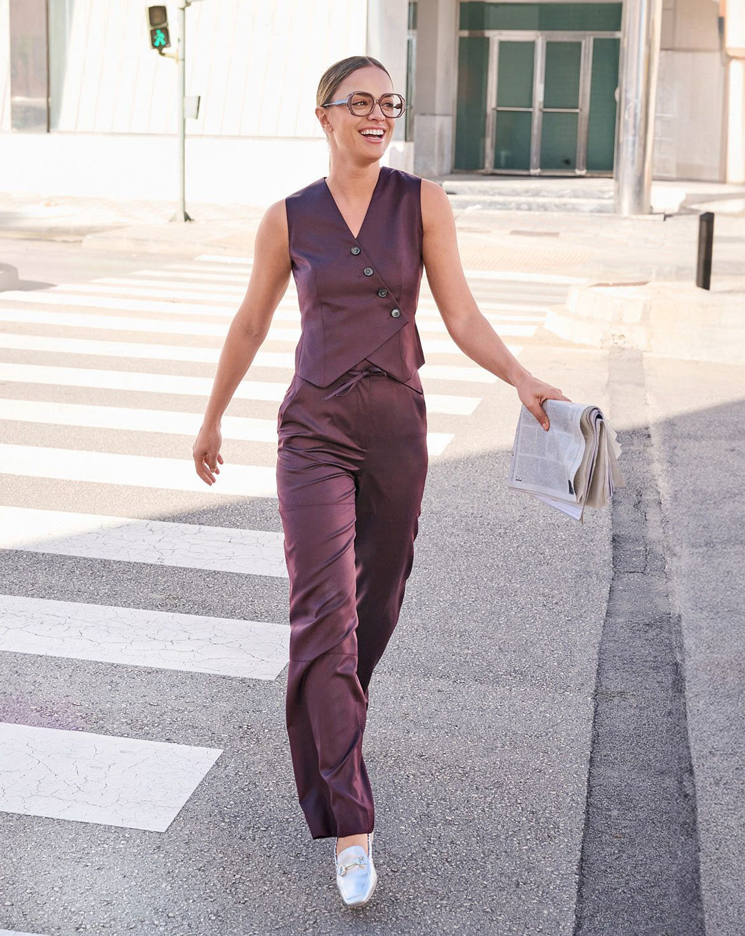 Burda sewing pattern 5740 Women's cargo trousers with drawstring and flap pockets