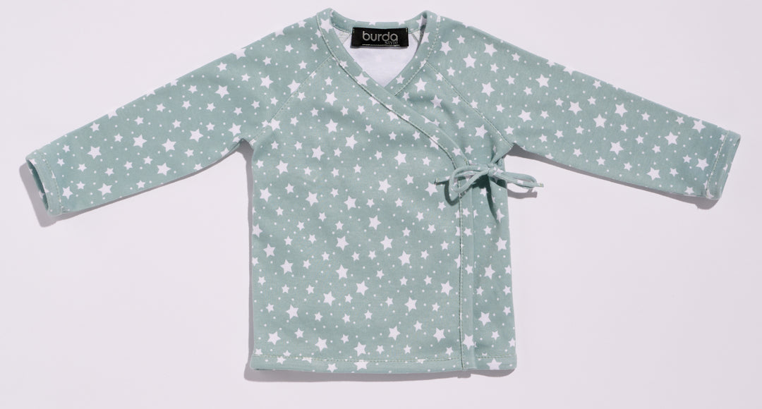 Burda Schnittmuster 9204 Babys Mütze Hose und Wickeljacke