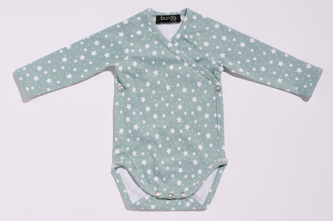 Burda Schnittmuster 9204 Babys Mütze Hose und Wickeljacke