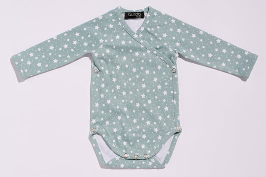 Burda Schnittmuster 9204 Babys Mütze Hose und Wickeljacke