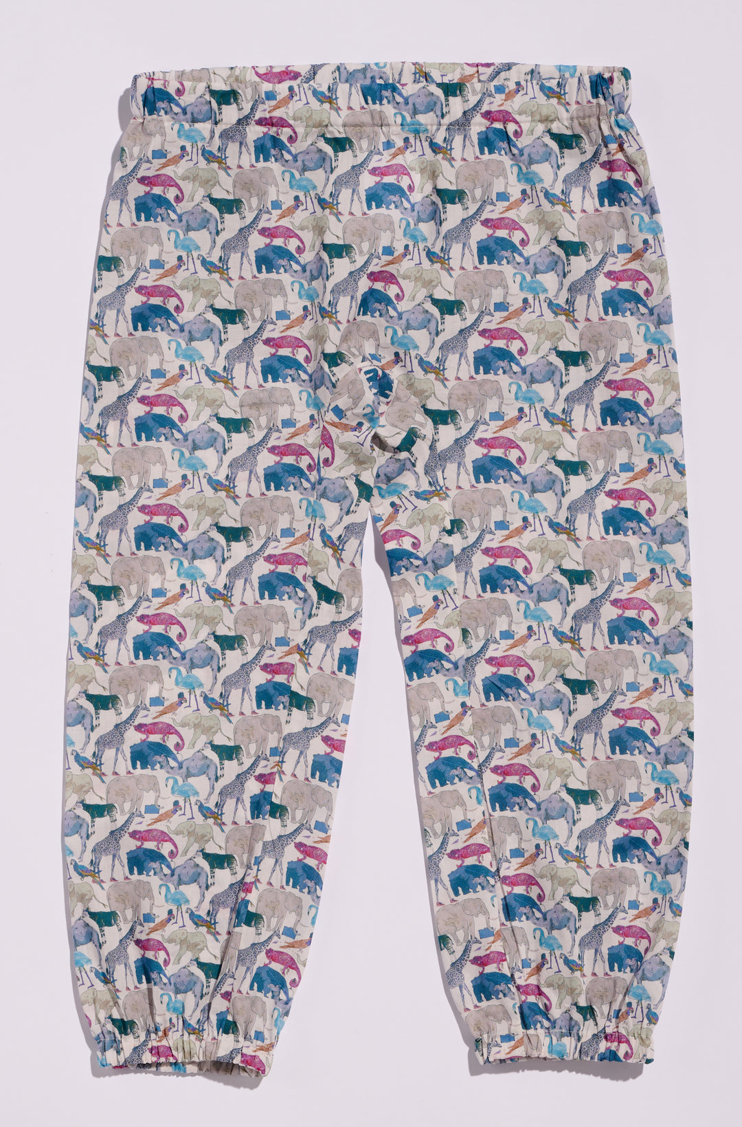 Burda Schnittmuster 9211 Kinder Jogginghose mit Gummibund, Shorts mit Borte
