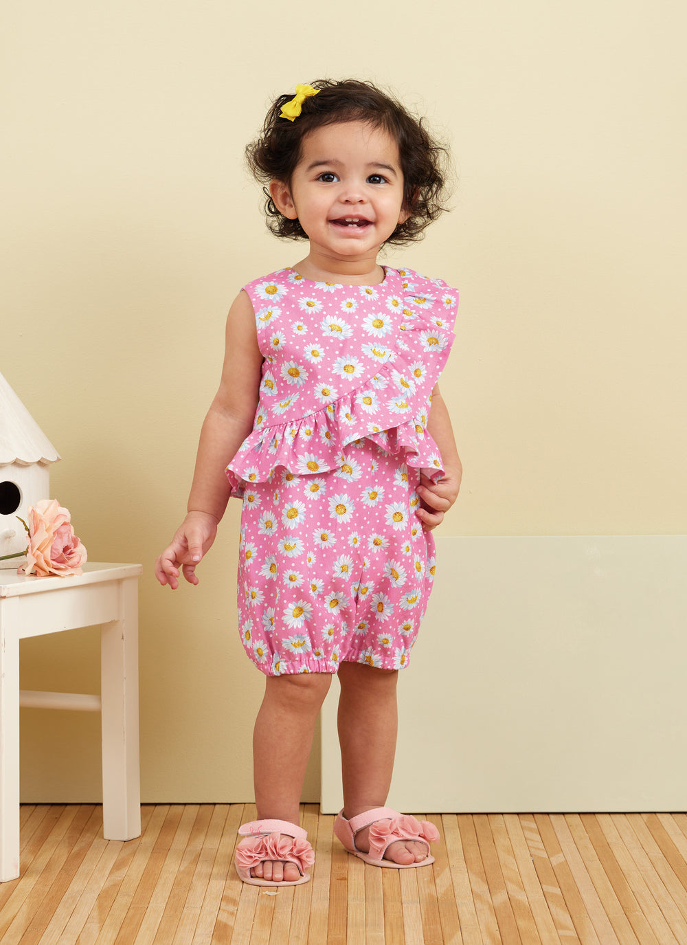 Butterick Schnittmuster B6904 – Babystrampler, Kleid & Höschen