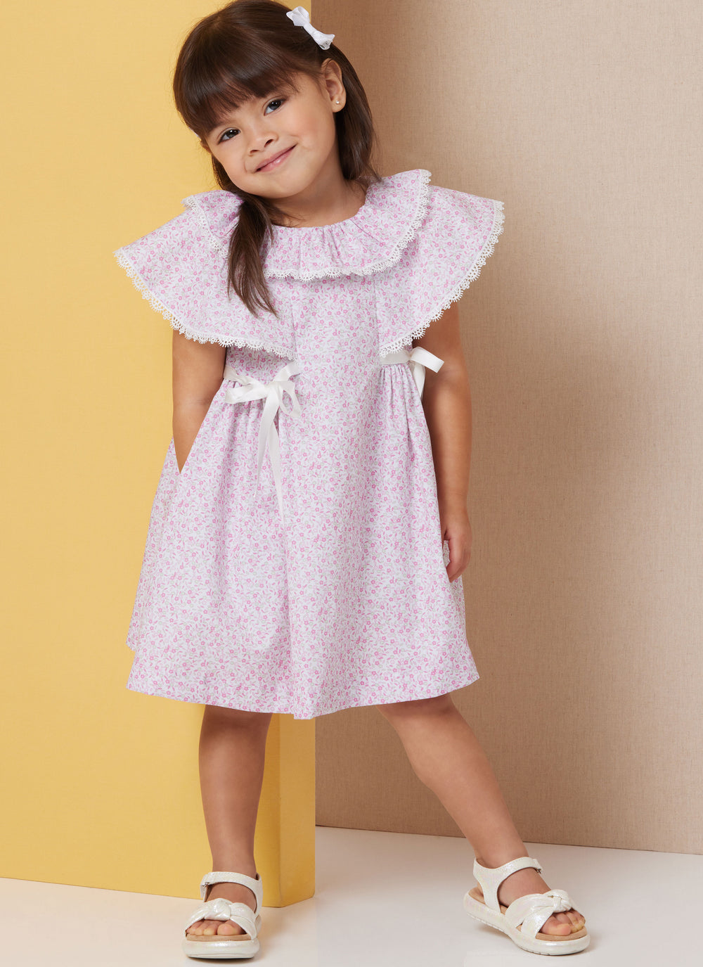 Butterick Schnittmuster  B7032 kleinkinder Kleid mit Ärmel- und Halsausschnittvariationen