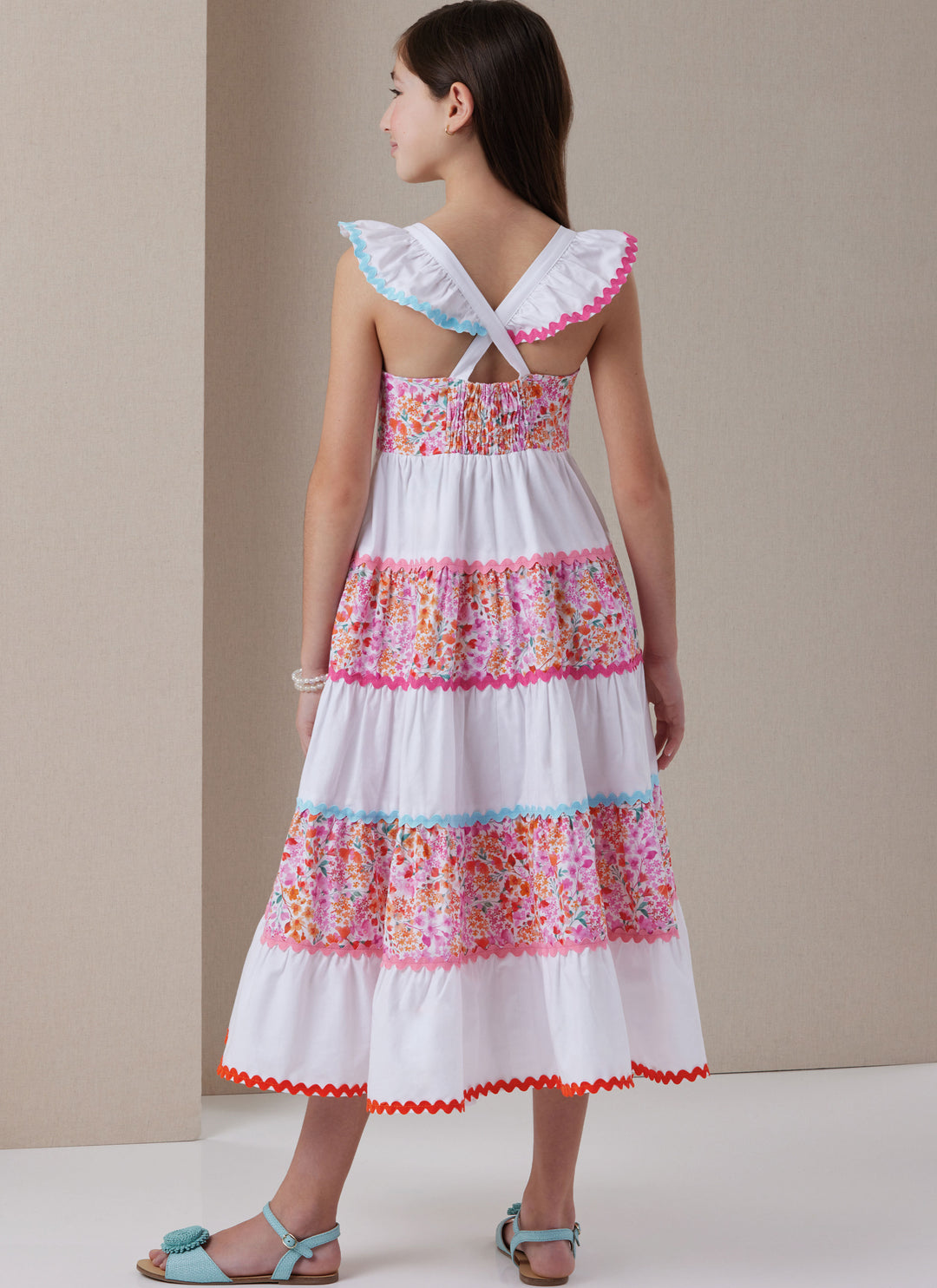Butterick Schnittmuster B7051 Mädchenkleid in zwei Längen und Hut in drei Größen