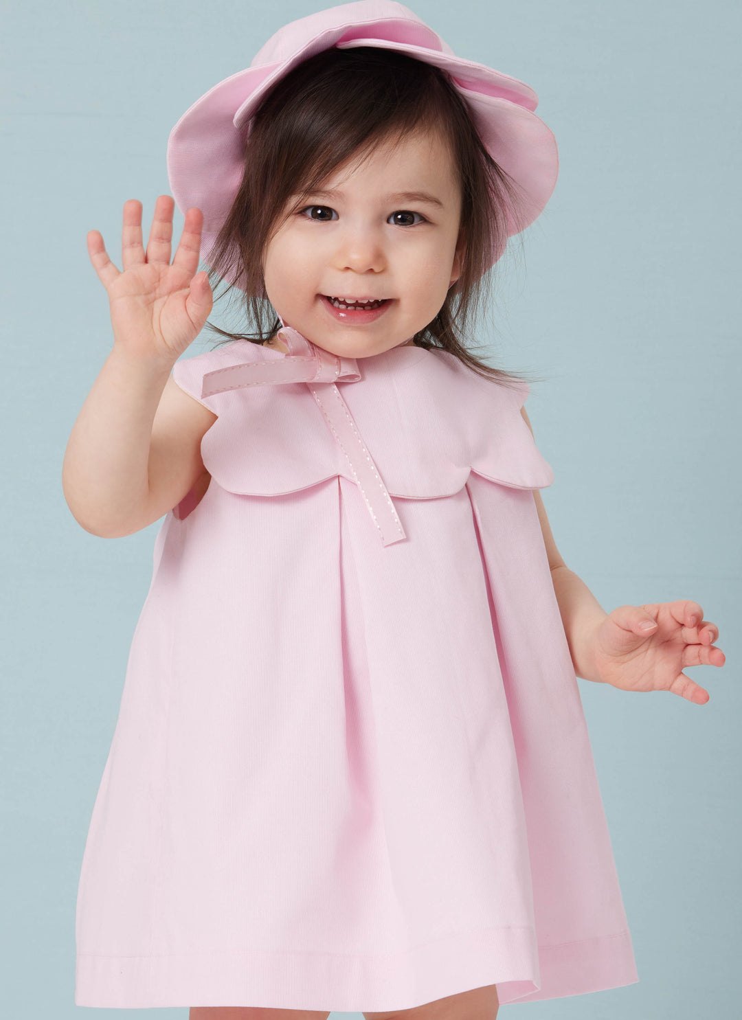 Butterick Schnittmuster B7086 – Kleinkinderkleid, Höschen & Mütze