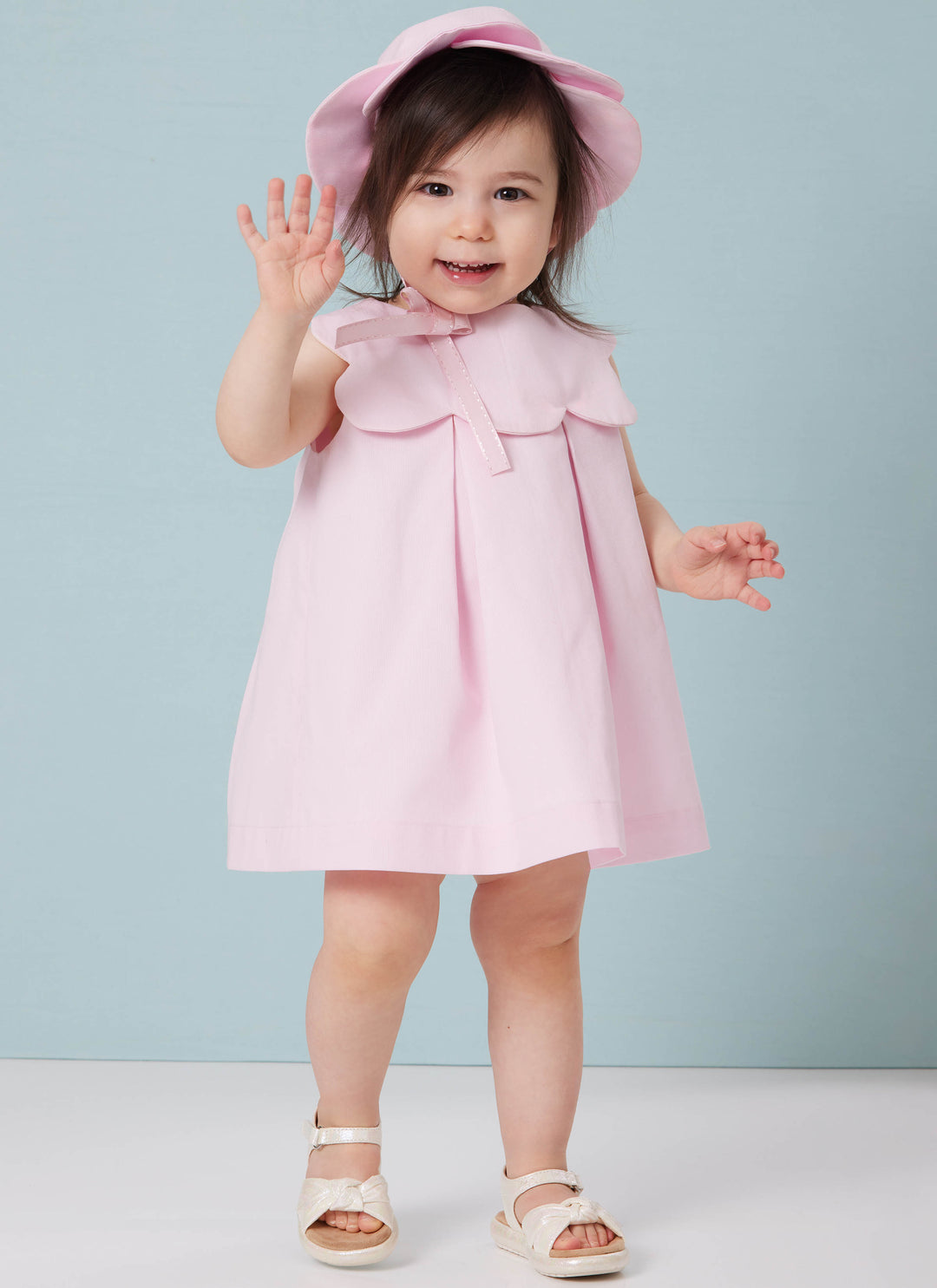 Butterick Schnittmuster B7086 – Kleinkinderkleid, Höschen & Mütze