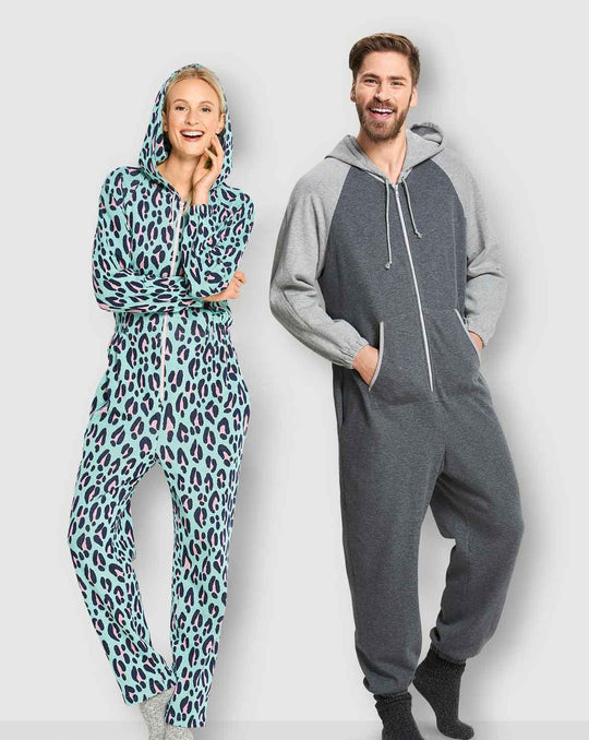 Burda Schnittmuster 6397 Overall mit Kapuze für "Sie" und "Ihn"