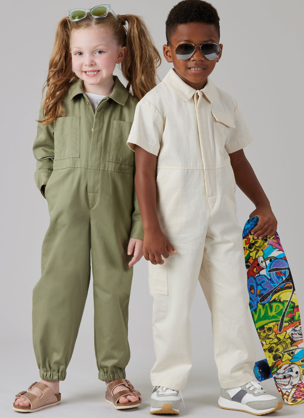 McCalls Schnittmuster M8567 Kinder Jumpsuit mit Ärmelvariationen