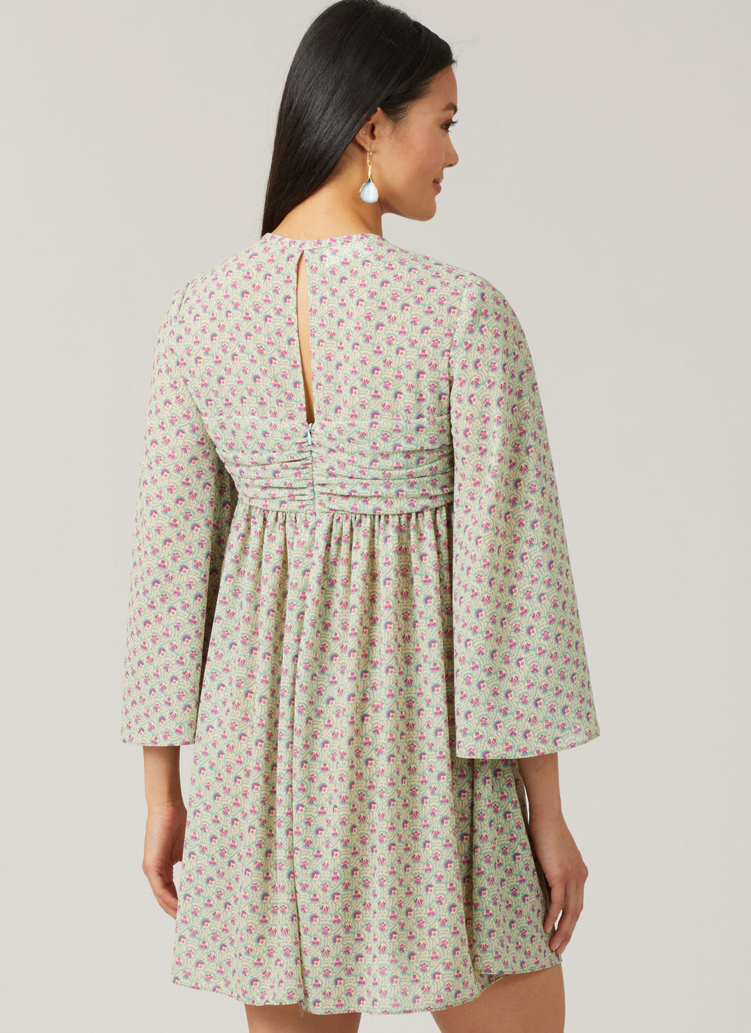 McCalls Schnittmuster M8602 Babydoll-Kleid mit verschiedenen Ärmelvarianten für Damen