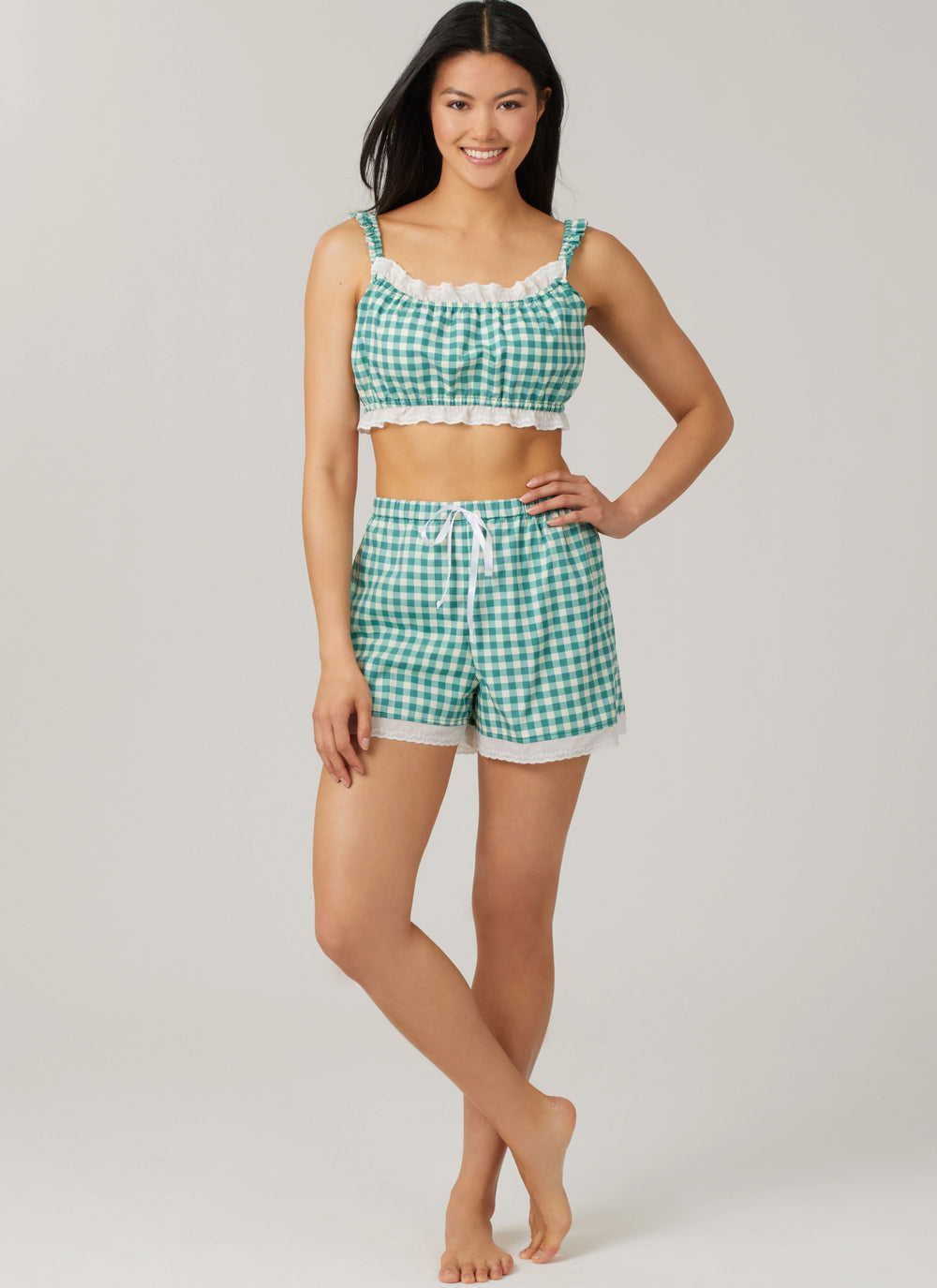McCall’s Schnittmuster M8613 – Damen-Bralette, Hemd & Shorts mit Wellenborte – feminin, bequem & stilvoll