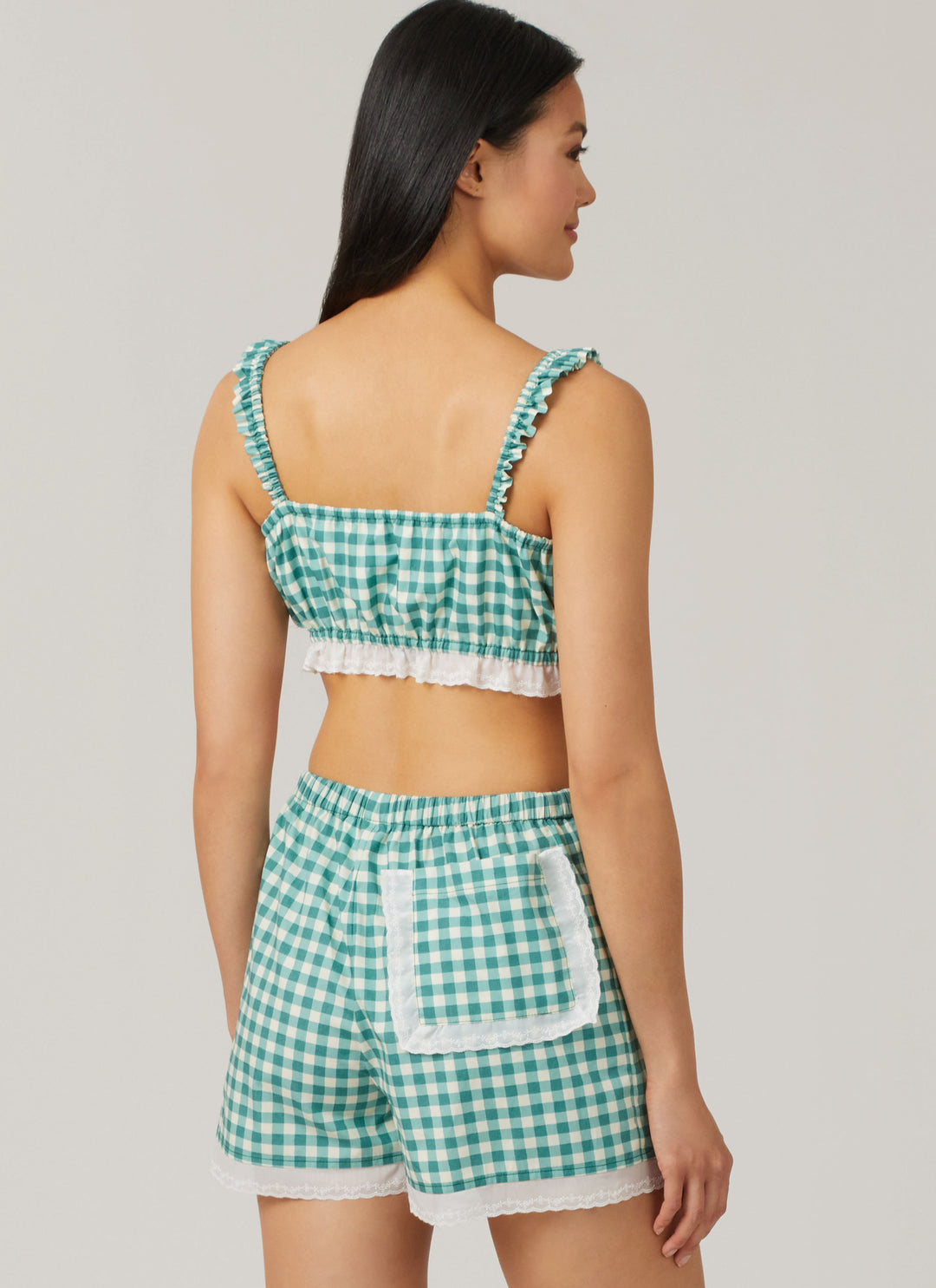 McCall’s Schnittmuster M8613 – Damen-Bralette, Hemd & Shorts mit Wellenborte – feminin, bequem & stilvoll