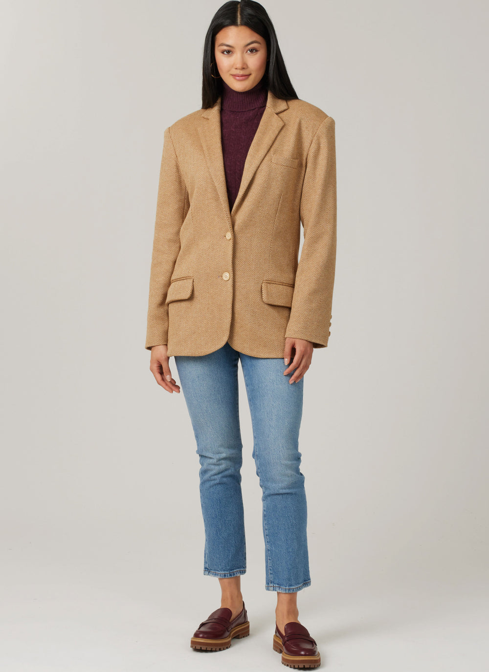 McCall’s Schnittmuster M8614 – Unisex-Blazer mit gekerbtem Kragen, Taschen & Rückenschlitz – klassisch & stilvoll