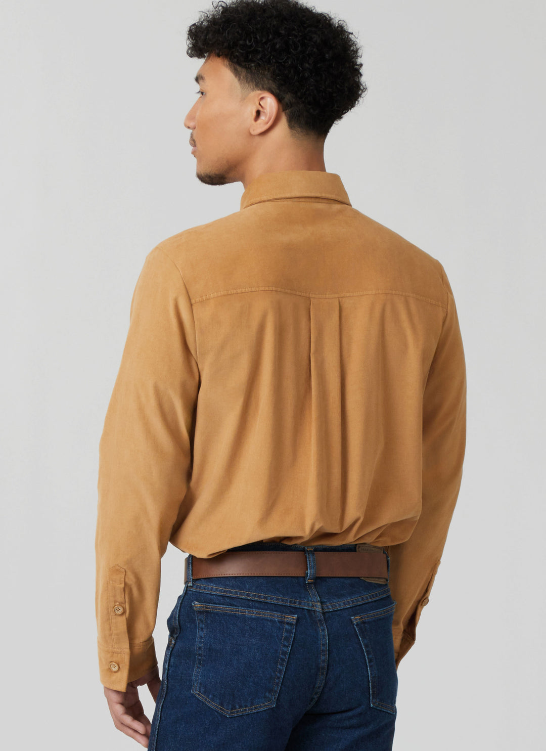 McCall’s Schnittmuster M8615 – Unisex-Hemden mit Knopfleiste, Kragen & Brusttaschen – klassisch & lässig