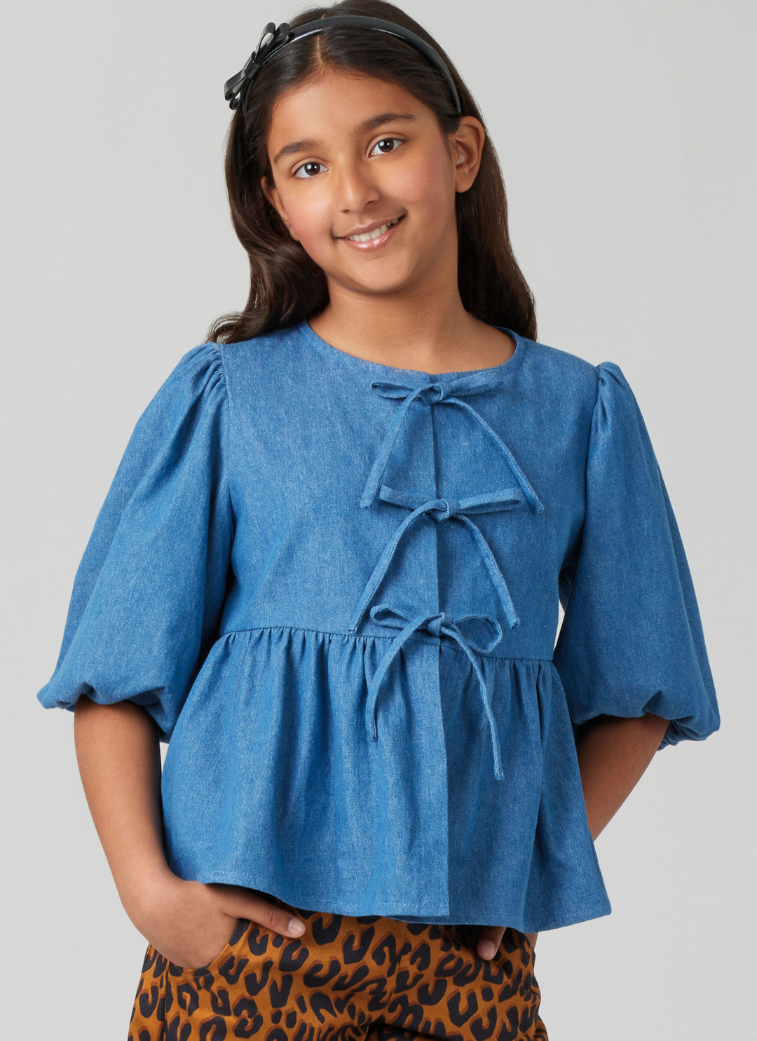 McCall’s Schnittmuster M8618 – Mädchen-Top, Kleid & Hose mit Puffärmeln, Schleifen & Gummizug