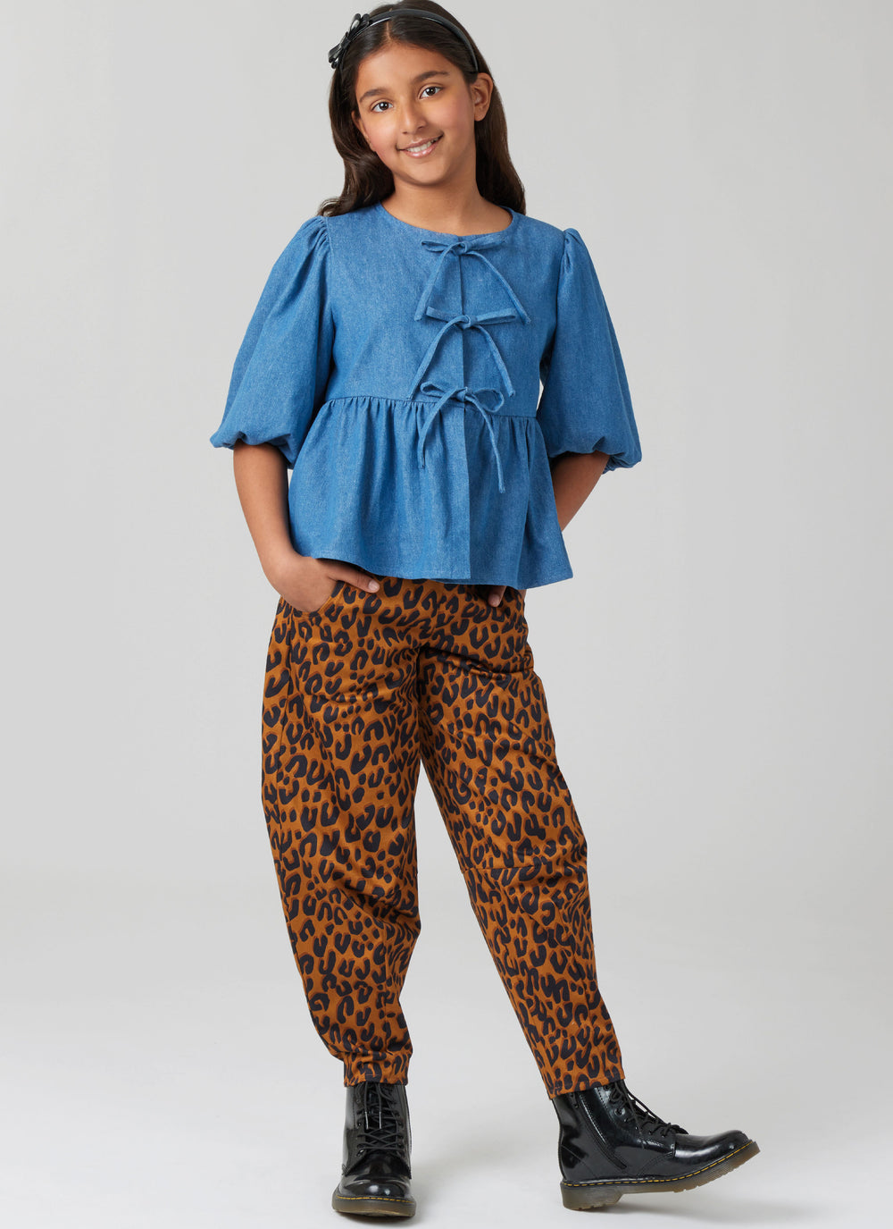 McCall’s Schnittmuster M8618 – Mädchen-Top, Kleid & Hose mit Puffärmeln, Schleifen & Gummizug