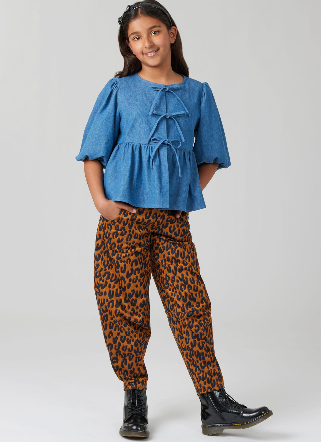 McCall’s Schnittmuster M8618 – Mädchen-Top, Kleid & Hose mit Puffärmeln, Schleifen & Gummizug