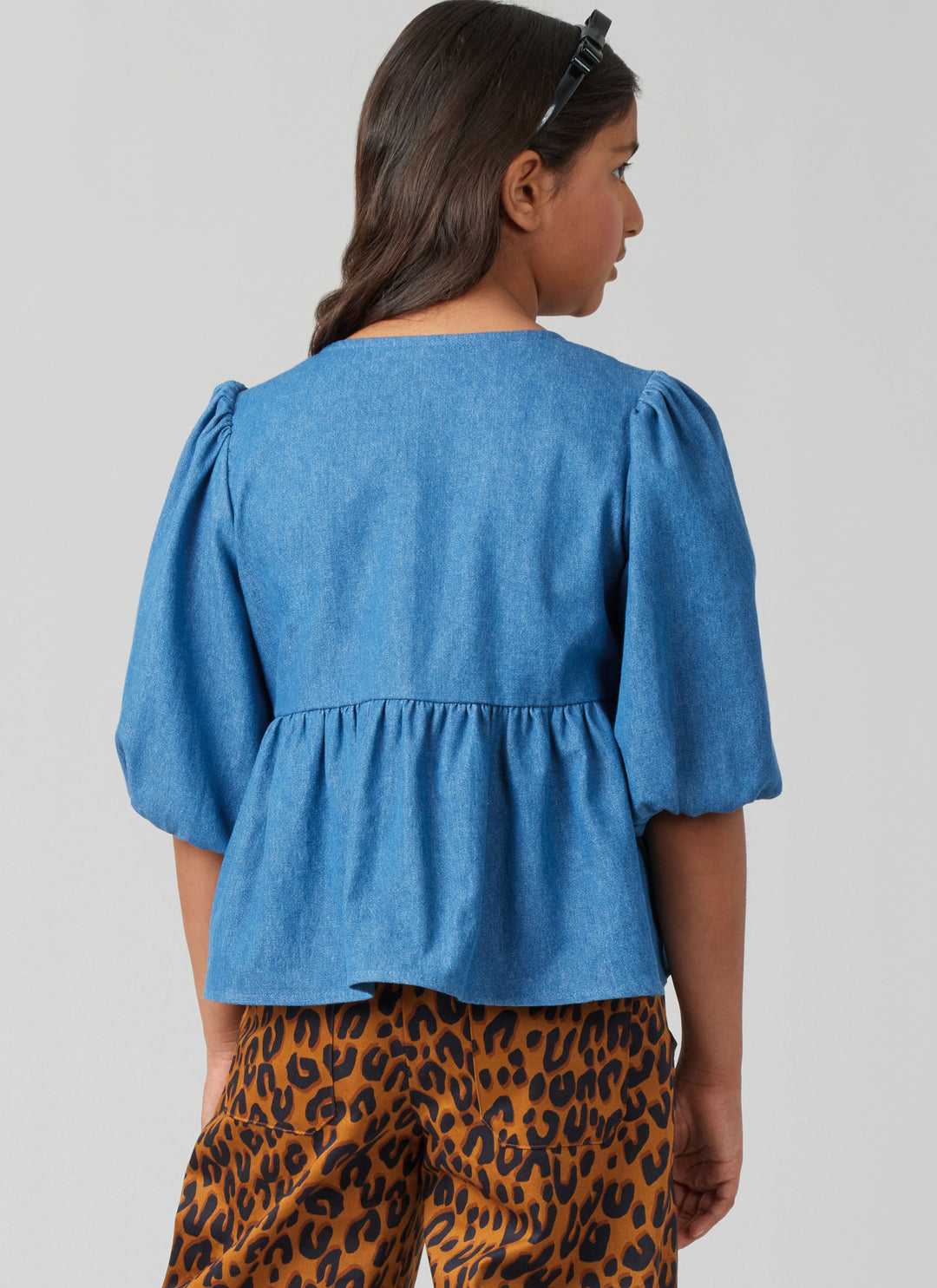 McCall’s Schnittmuster M8618 – Mädchen-Top, Kleid & Hose mit Puffärmeln, Schleifen & Gummizug