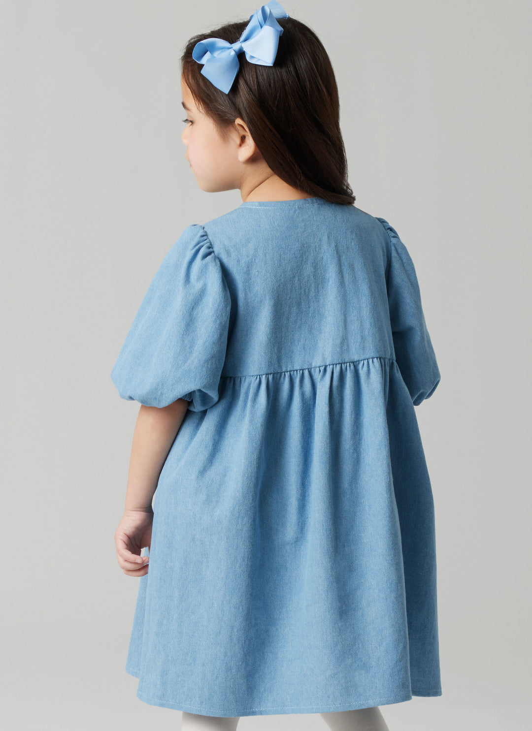 McCall’s Schnittmuster M8618 – Mädchen-Top, Kleid & Hose mit Puffärmeln, Schleifen & Gummizug