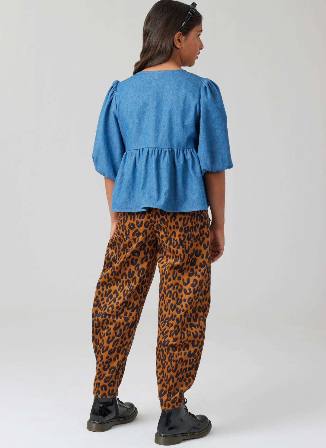 McCall’s Schnittmuster M8618 – Mädchen-Top, Kleid & Hose mit Puffärmeln, Schleifen & Gummizug