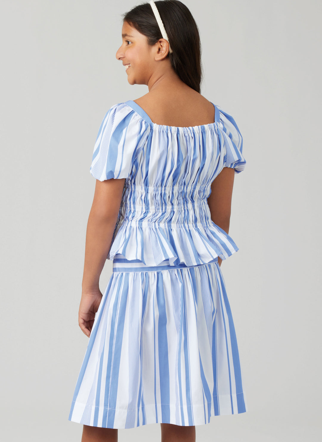 McCall’s Schnittmuster M8619 – Mädchenkleid mit Rüschen, Puffärmeln & Rock – verspieltes Vintage-Design