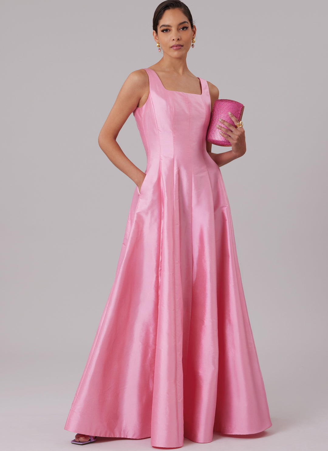 McCalls Schnittmuster M8627 – Damen Festkleid in zwei Längen