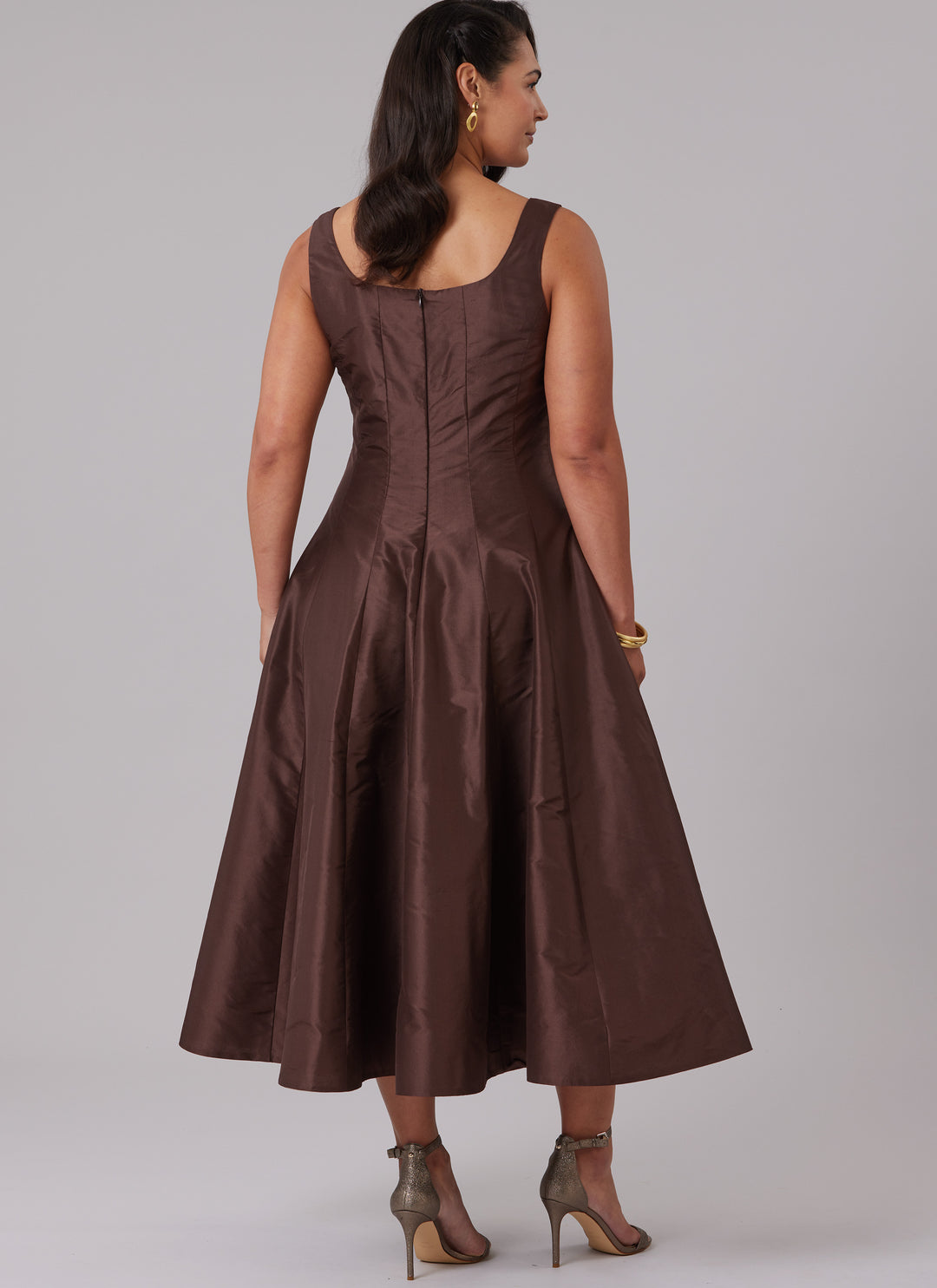 McCalls Schnittmuster M8627 – Damen Festkleid in zwei Längen