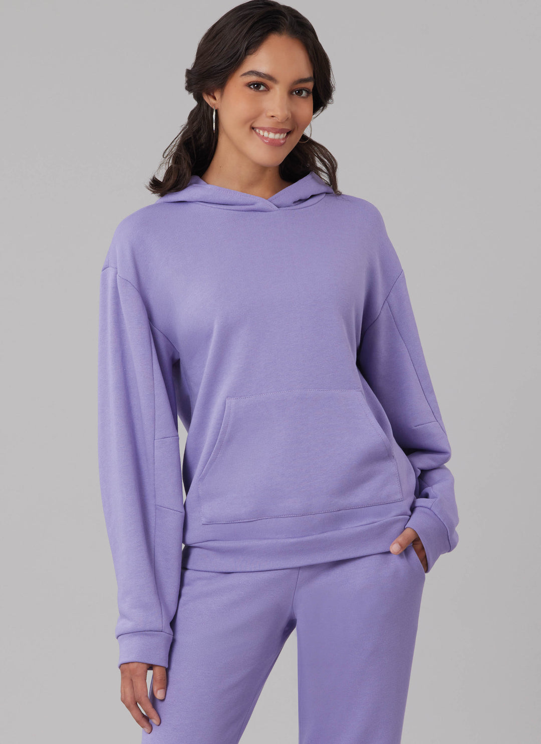 McCalls Schnittmuster M8633 – Damen Sweatshirt, Hoodie, Shorts & Hose