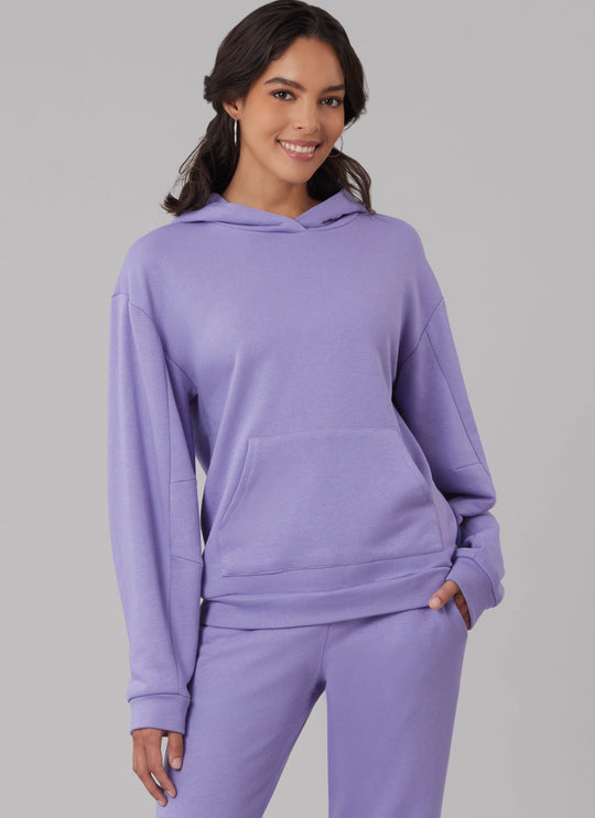 McCalls Schnittmuster M8633 – Damen Sweatshirt, Hoodie, Shorts & Hose