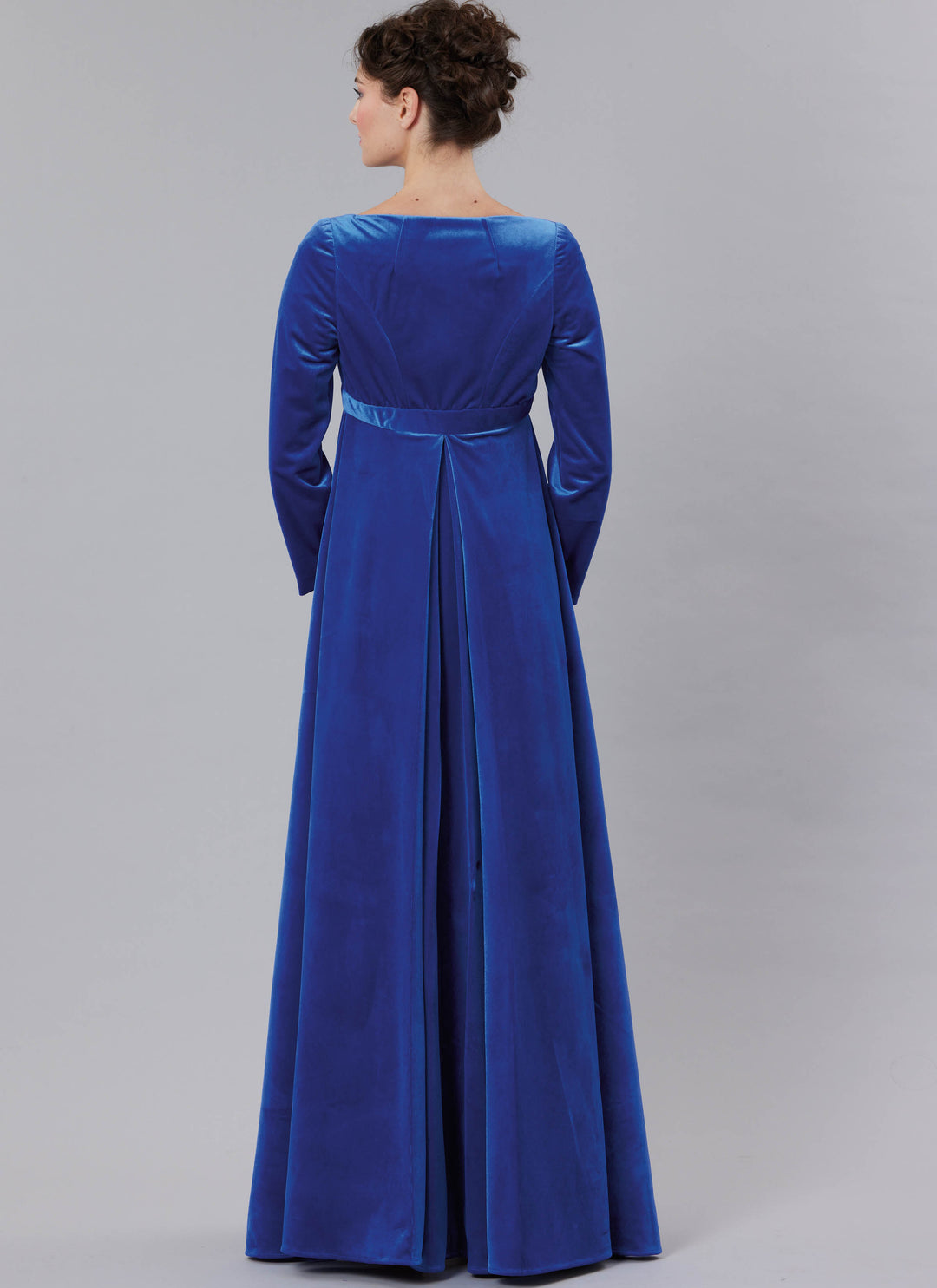 McCall's M8648 – Regency-Mantel & offene Robe für Damen
