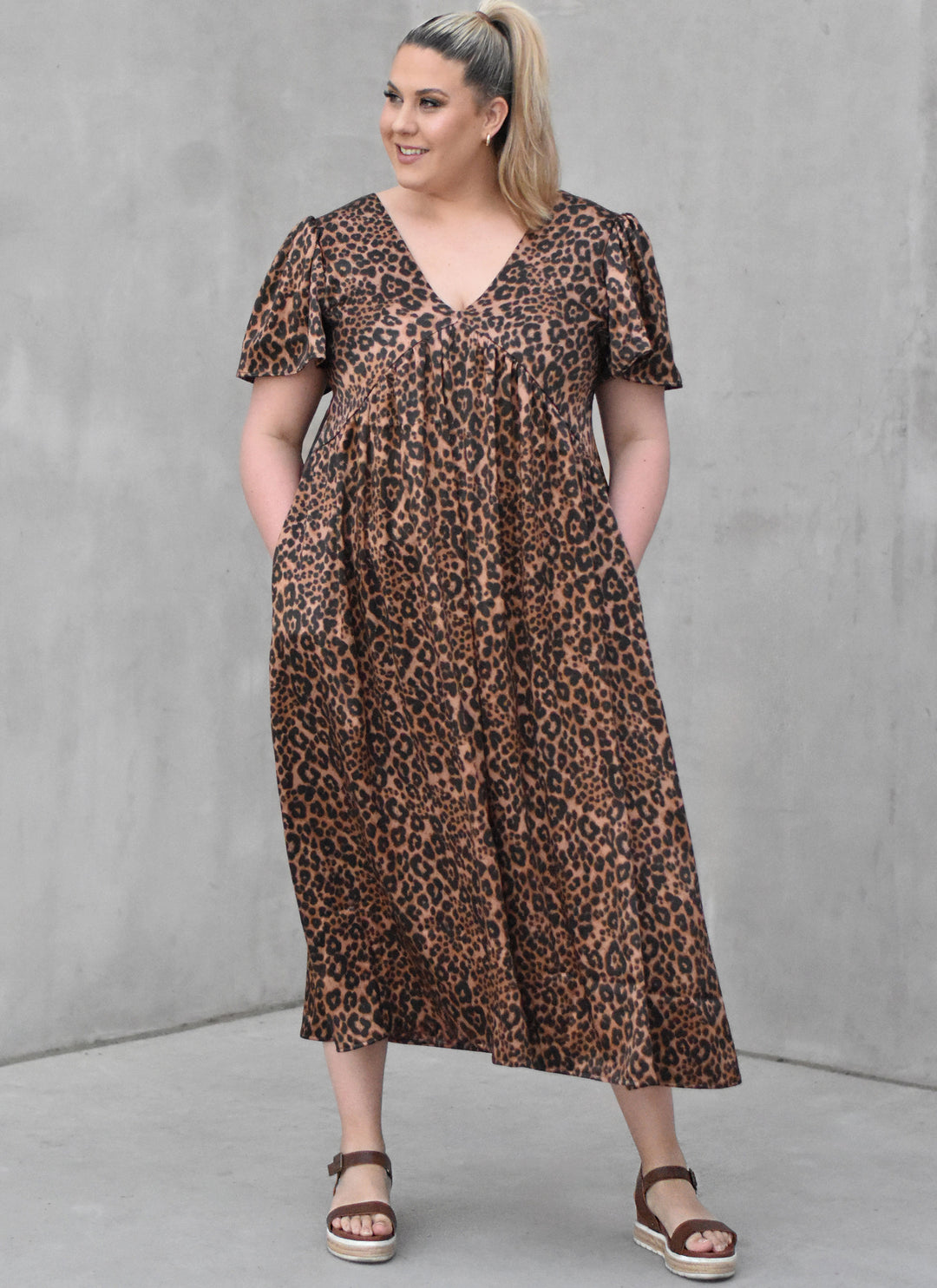 Know Me Schnittmuster ME2120 Kleid für Damen mit Ärmel- und Längenvariationen von Alisha Grace