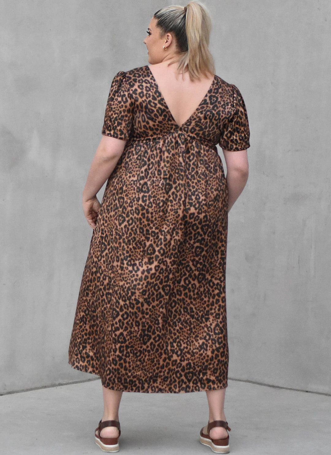 Know Me Schnittmuster ME2120 Kleid für Damen mit Ärmel- und Längenvariationen von Alisha Grace