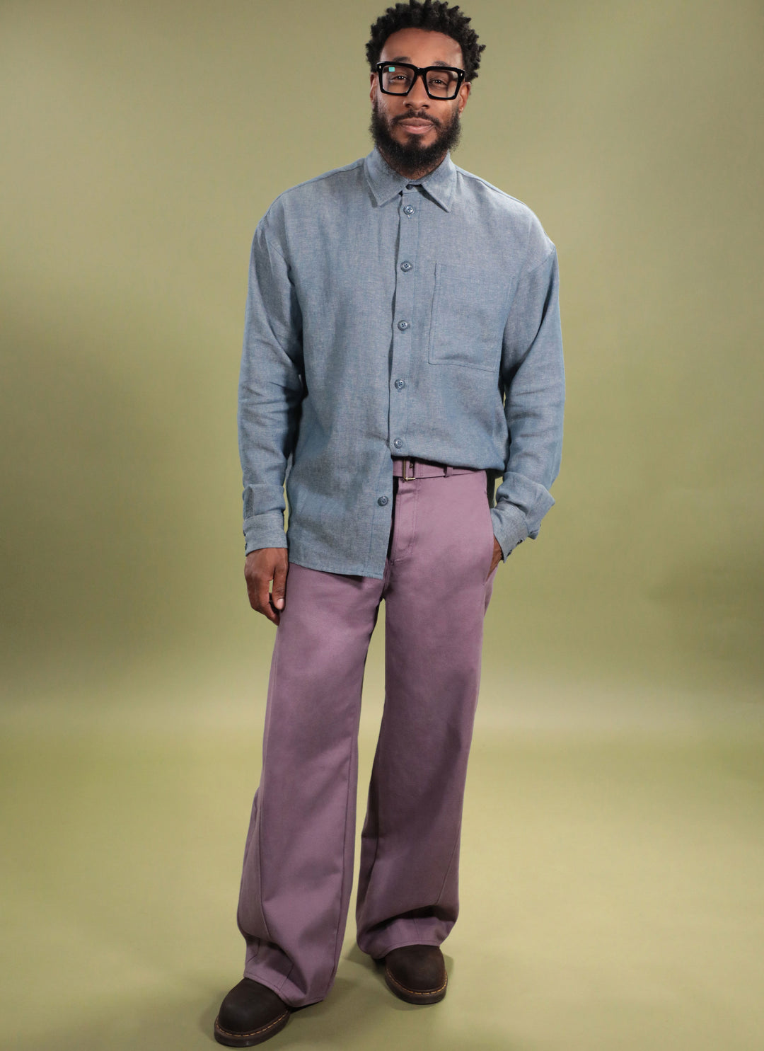 KnowMe Schnittmuster ME2142 Herrenhemd und Jeans mit Gürtel von Norris Dánta Ford