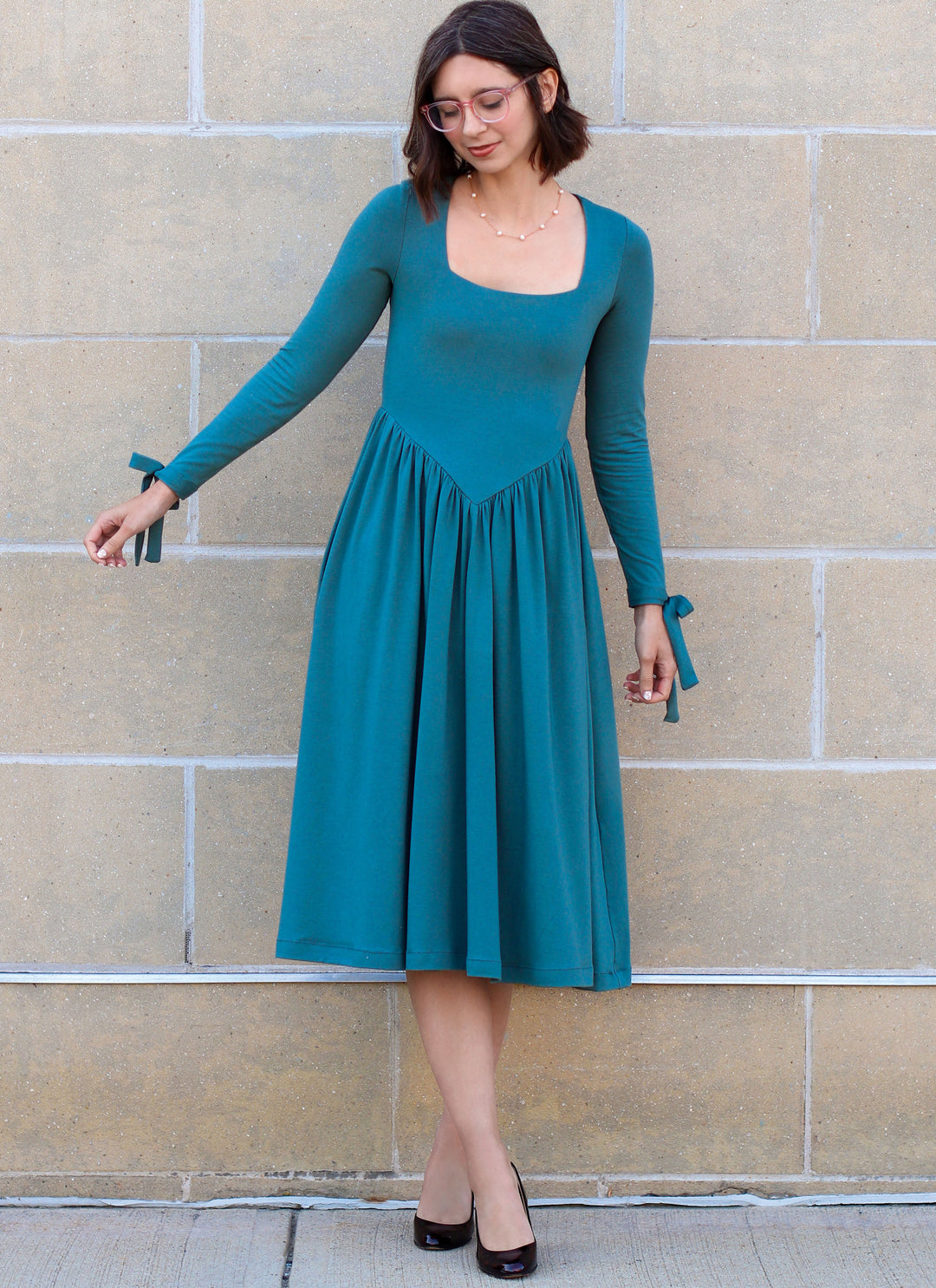 KnowMe Schnittmuster ME2145 Strickkleider für Damen von Holly Darling