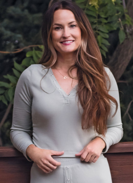 Know Me Schnittmuster ME2148 – Damen Henley-Top & Lounge-Hose von the Stitch Fitz