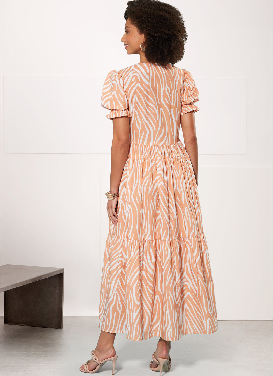 Simplicity Schnittmuster S9702 Damen Midikleider mit V-Ausschnitt