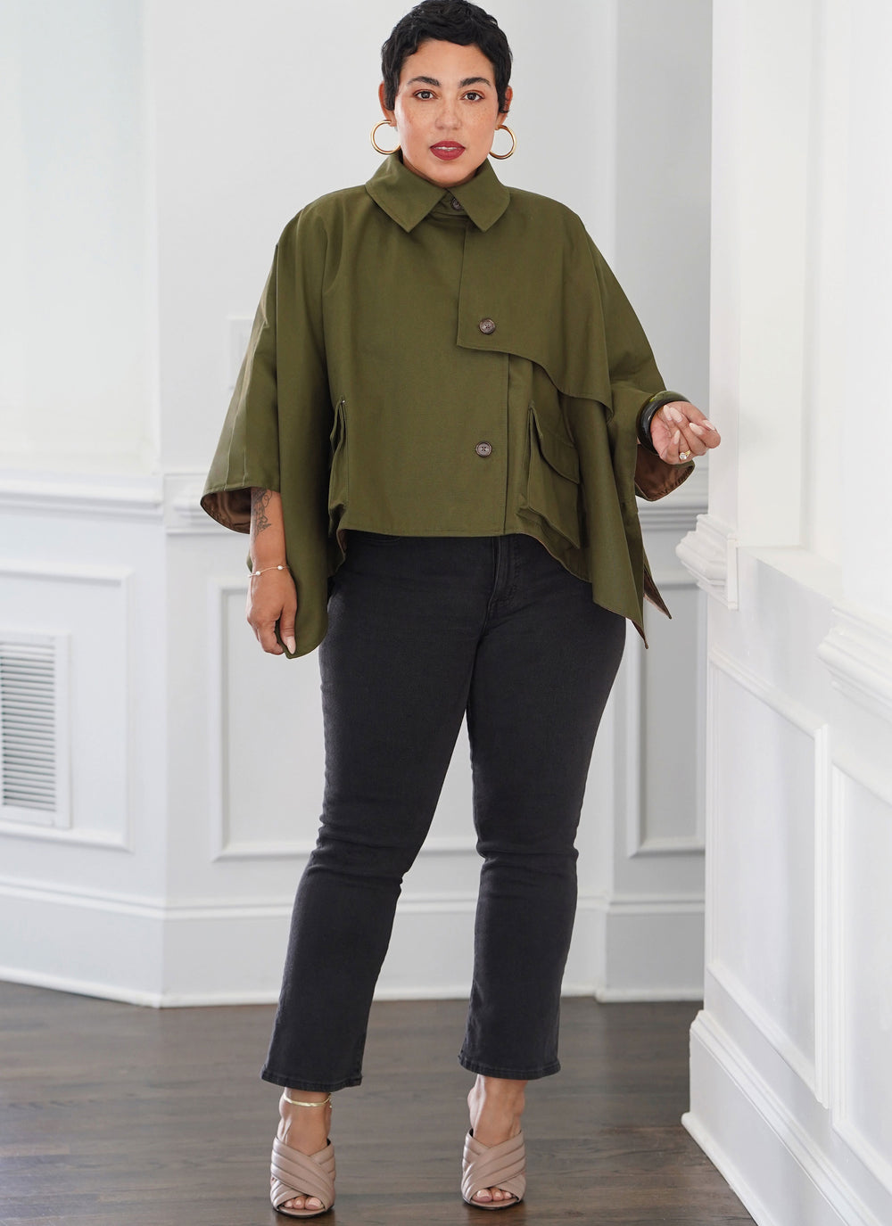 Simplicity sewing pattern S9893 women's trench cape with shirt collar