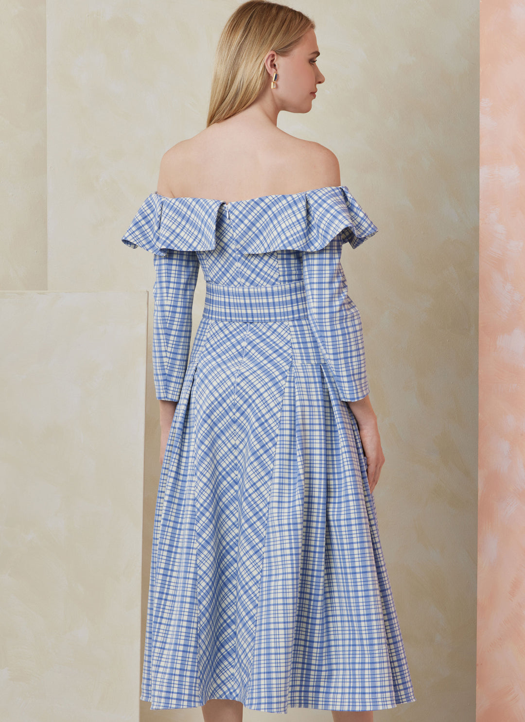 Vogue Schnittmuster  V2104 Kleid und Gürtel für Damen