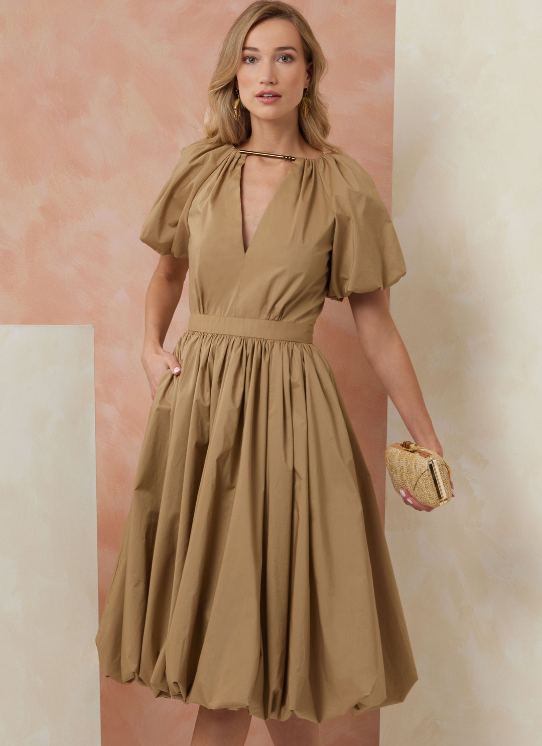 Vogue Schnittmuster  V2106 Kleid für Damen in zwei Längen