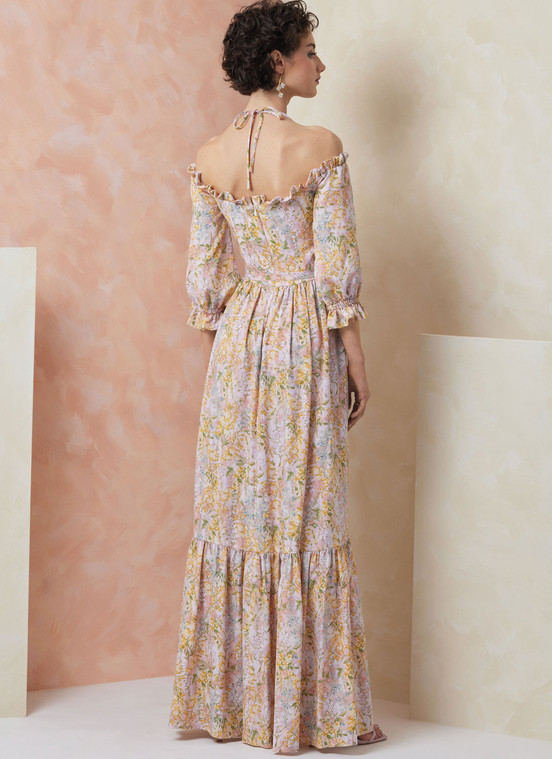 Vogue Schnittmuster  V2107 Kleid für Damen in zwei Längen mit Bindegürtel