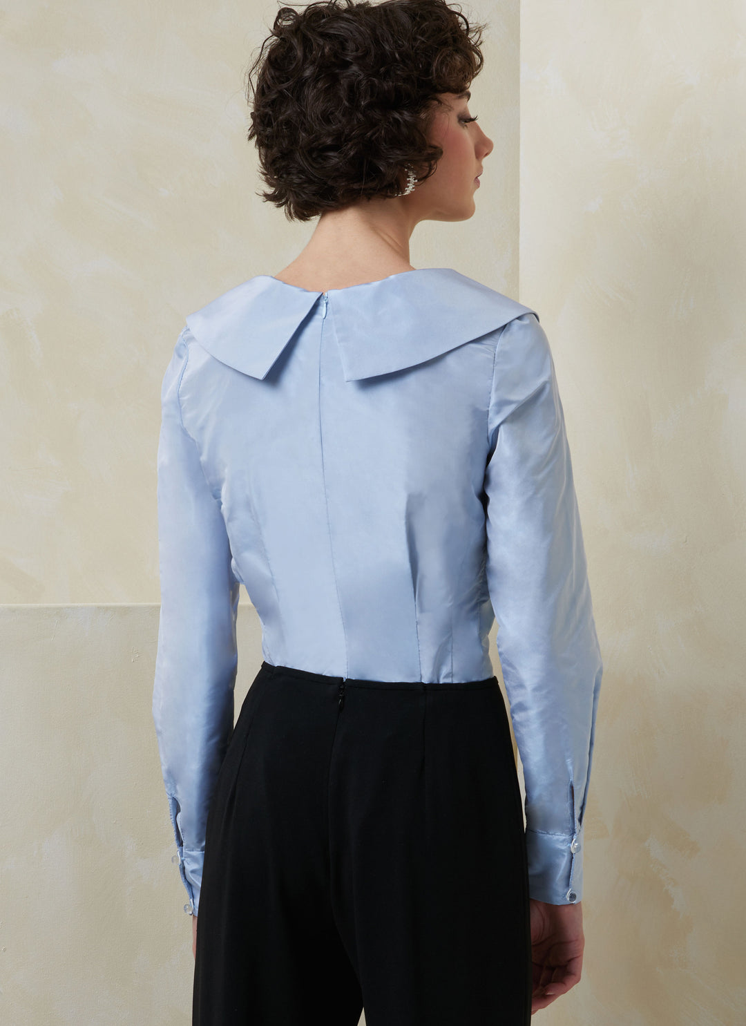 Vogue Schnittmuster  V2113 Oberteil für Damen mit Ärmelvariationen