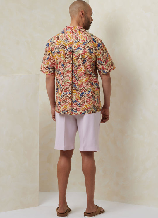 Vogue Schnittmuster  V2120 Herrenhemd mit Ärmelvariationen, Shorts, Hose und Gürtel