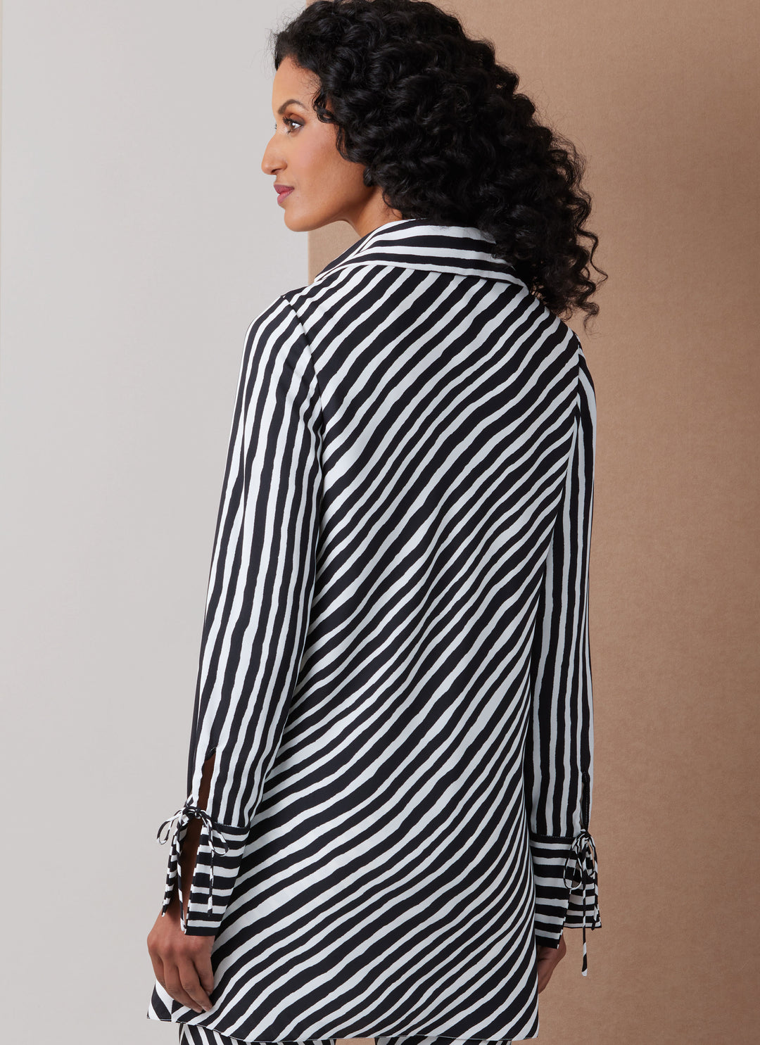 Vogue Schnittmuster V2140 Damen-Tunika mit verschiedenen Ärmelvarianten und Hose