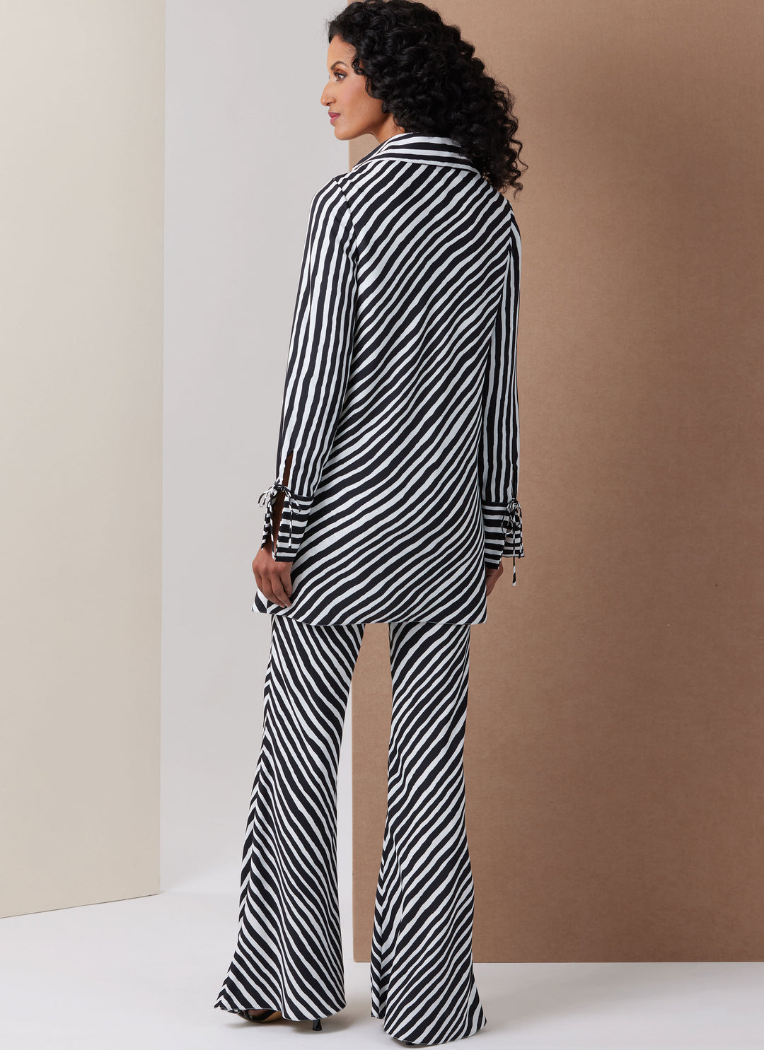 Vogue Schnittmuster V2140 Damen-Tunika mit verschiedenen Ärmelvarianten und Hose