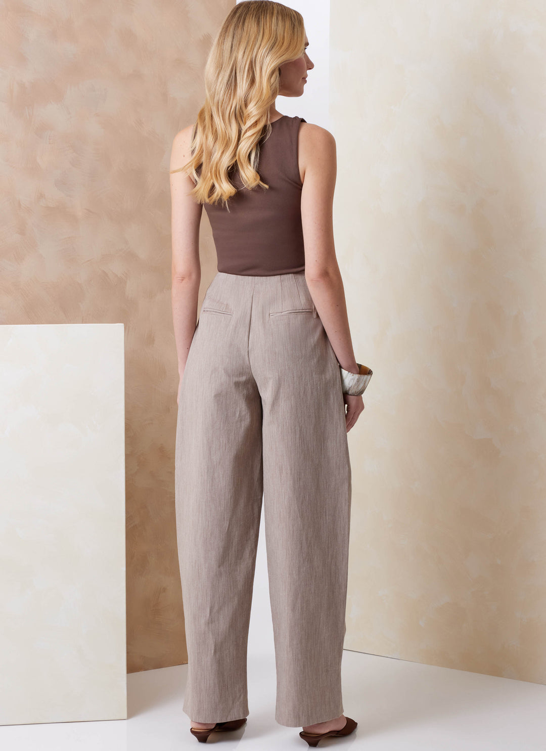 Vogue Schnittmuster V2166 – Damen Jacke & Barrel-Hose